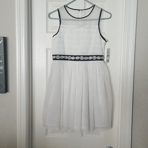 Other - Girls white and black holiday dress